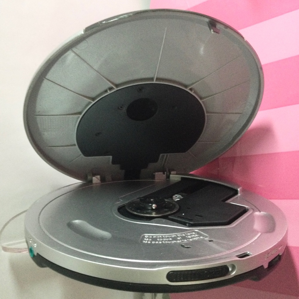 Durabrand Compact disk player model # CD-565. - Picture 4 of 9